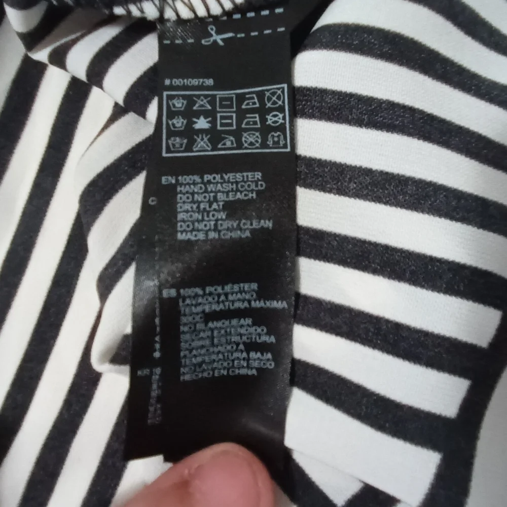 Forever 21 Sleeveless Mini Dress. Size M - Picture 6 of 6